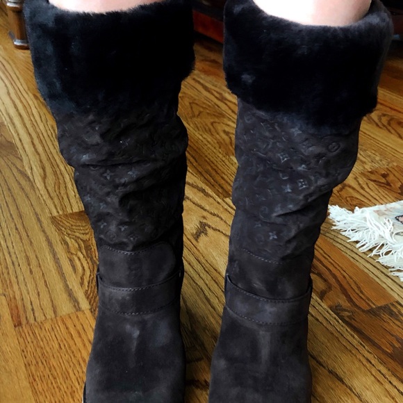 Louis Vuitton dark Brown color suede boots - Picture 2 of 6